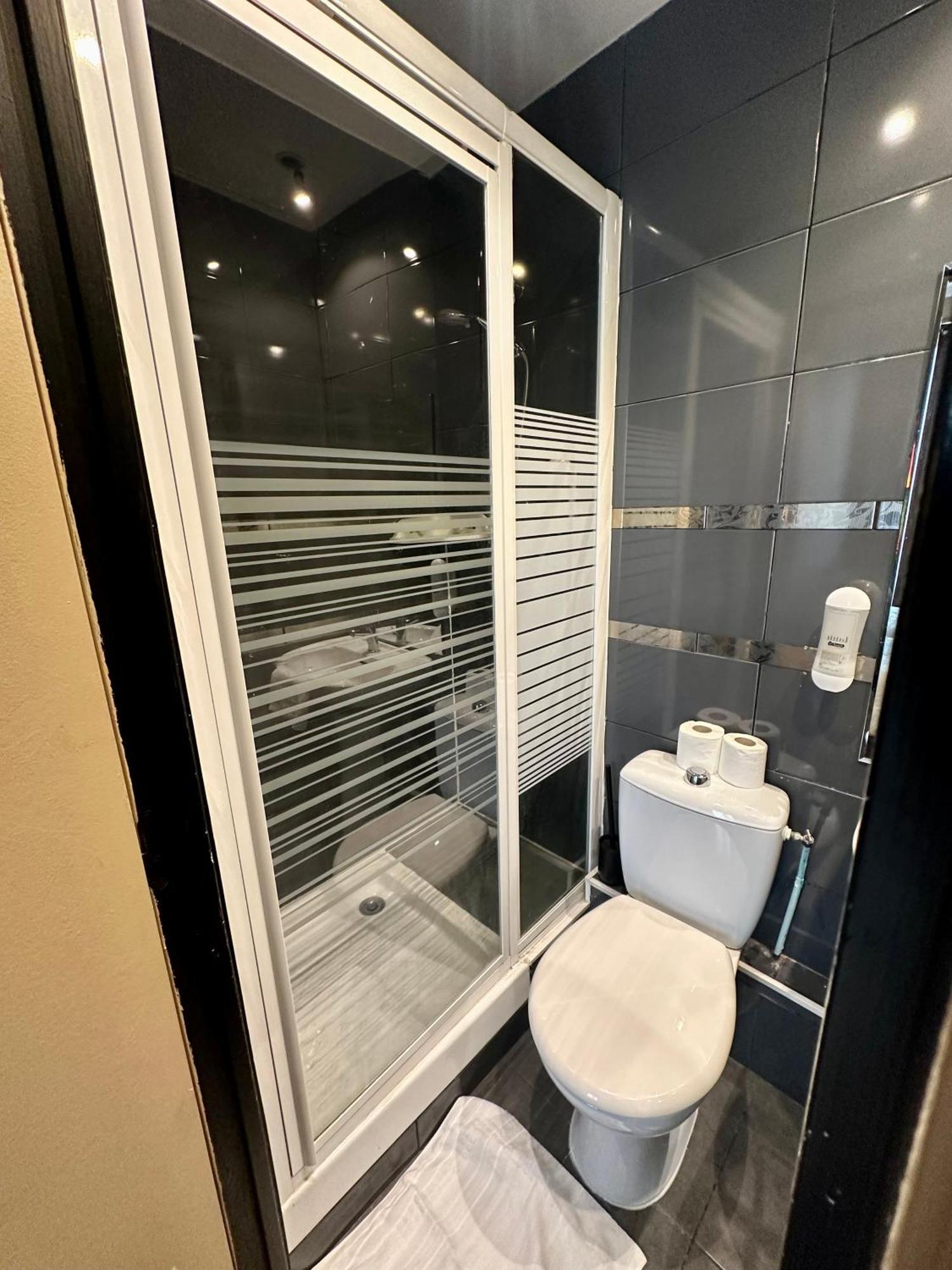 Hotel Victor Hugo Clamart Eksteriør billede