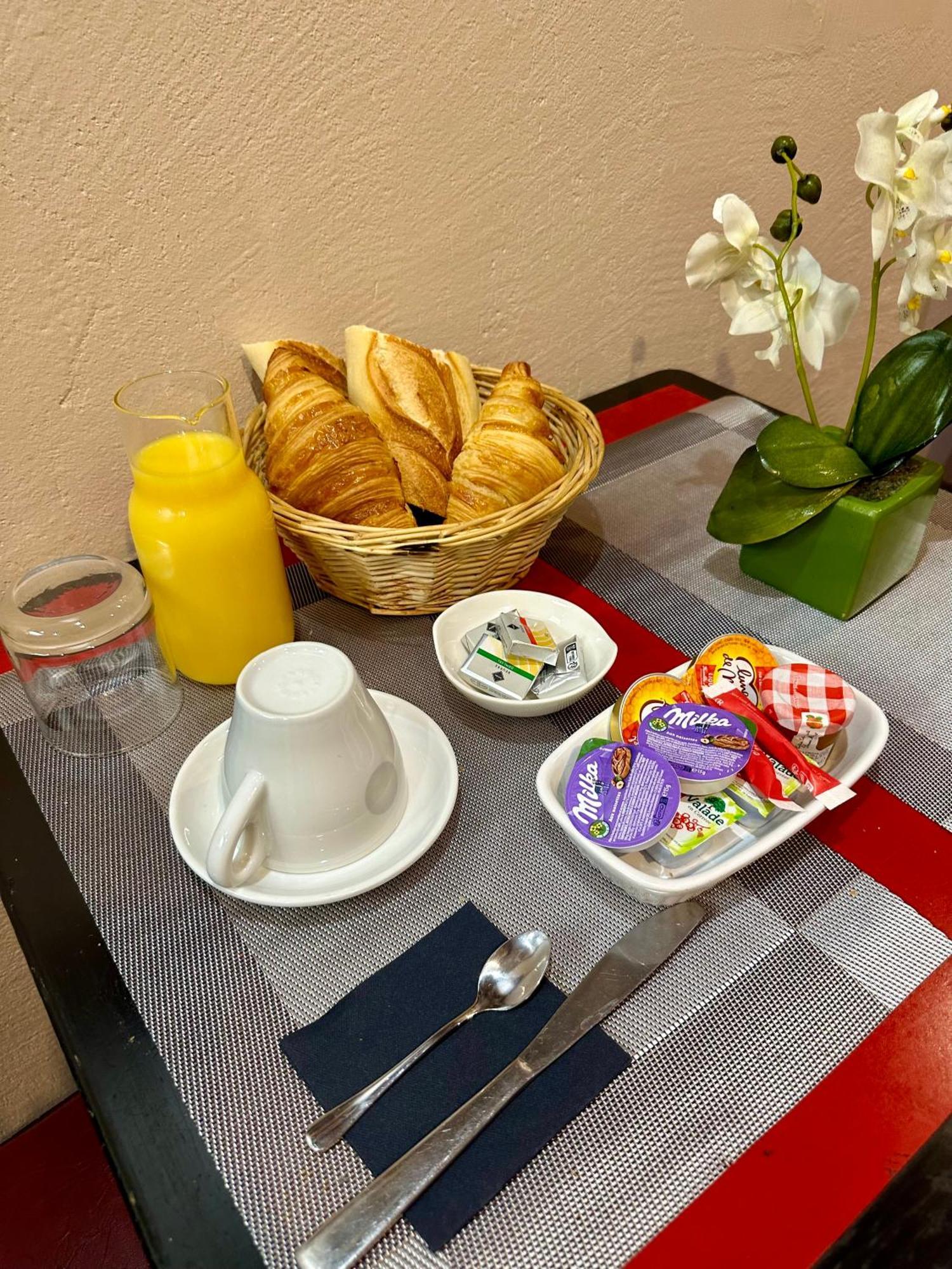 Hotel Victor Hugo Clamart Eksteriør billede