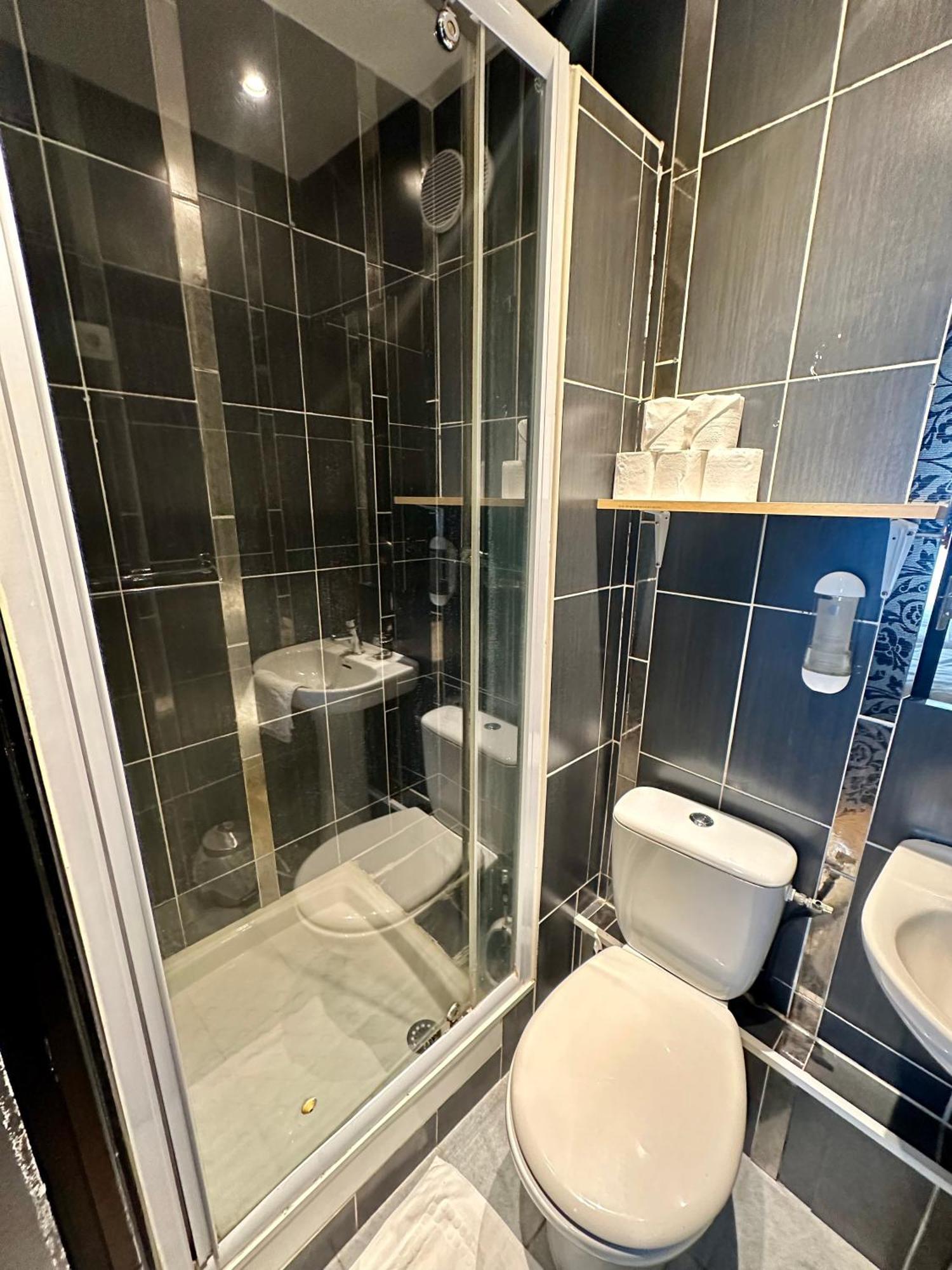 Hotel Victor Hugo Clamart Eksteriør billede